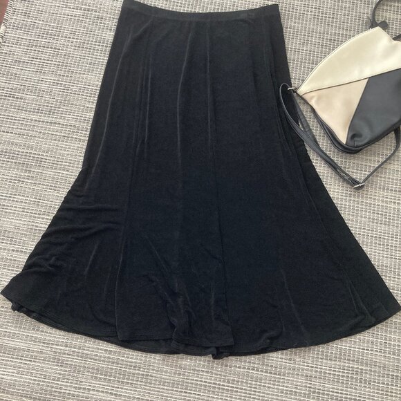 Travel Elements Black Liquid Knit Swing Skirt Large - Picture 3 of 6